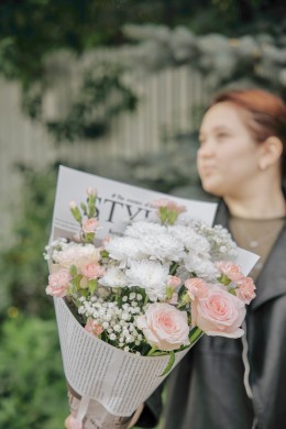 №42 Букет из хризантем и кустовых гвоздик